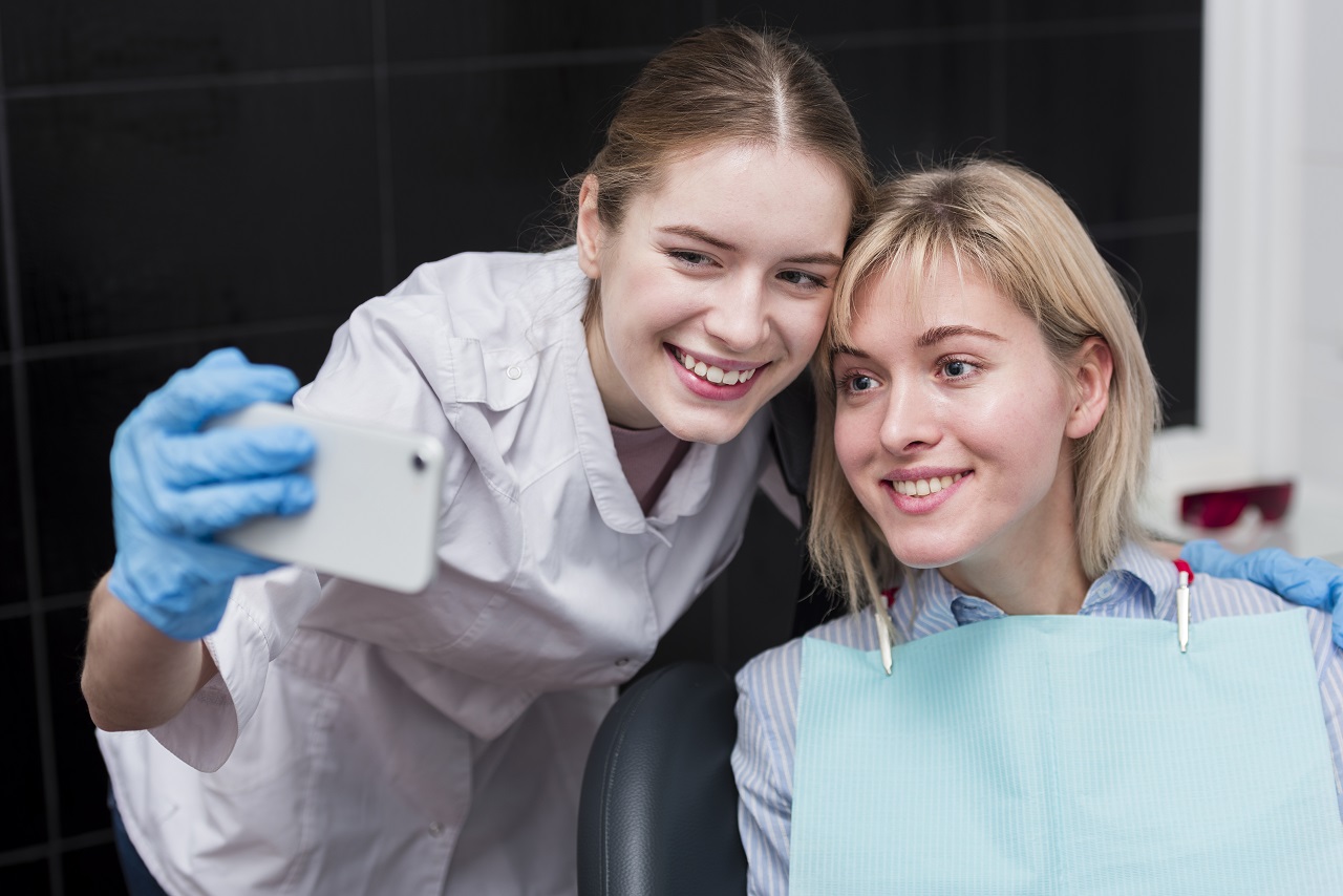 What Should You Pay Attention to During the Dental Implant Aftercare Process?