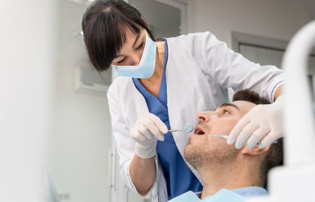 Çenede Şişlik Çene Tümörü Belirtisi midir?