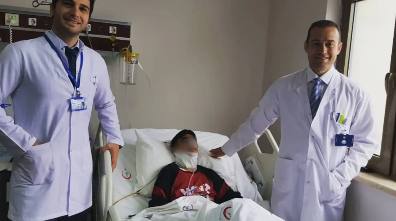 Who Is a Good Candidate for Zygomaticus Minor Operation?